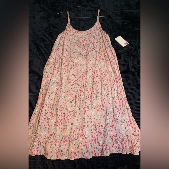 SO Dresses & Skirts - NWT Pink summer dress.